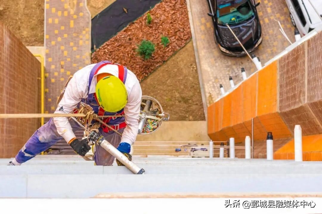 高处作业安全带规范_违章警示_违章作业行为安全自查