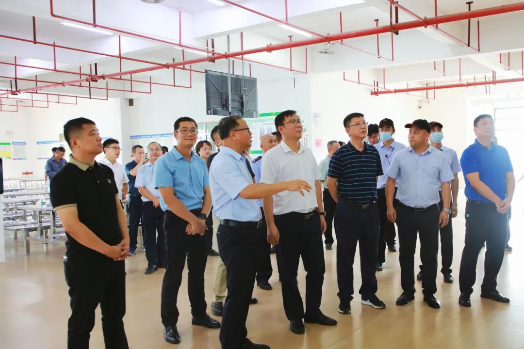 县委书记调研高考备考，全力保障考生安心应考